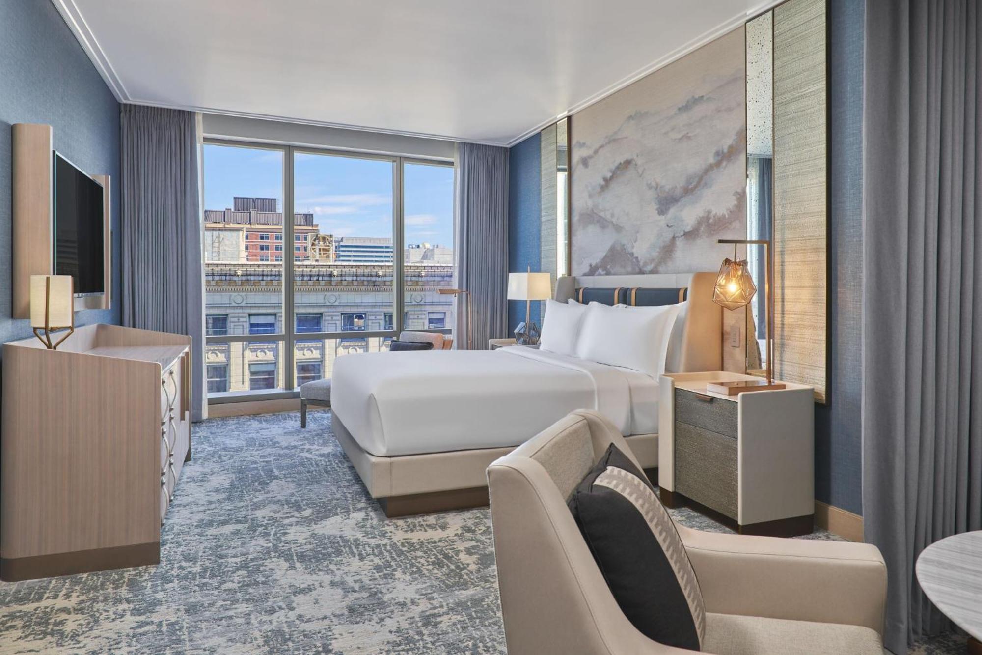 The Ritz-carlton, Hotel 5*