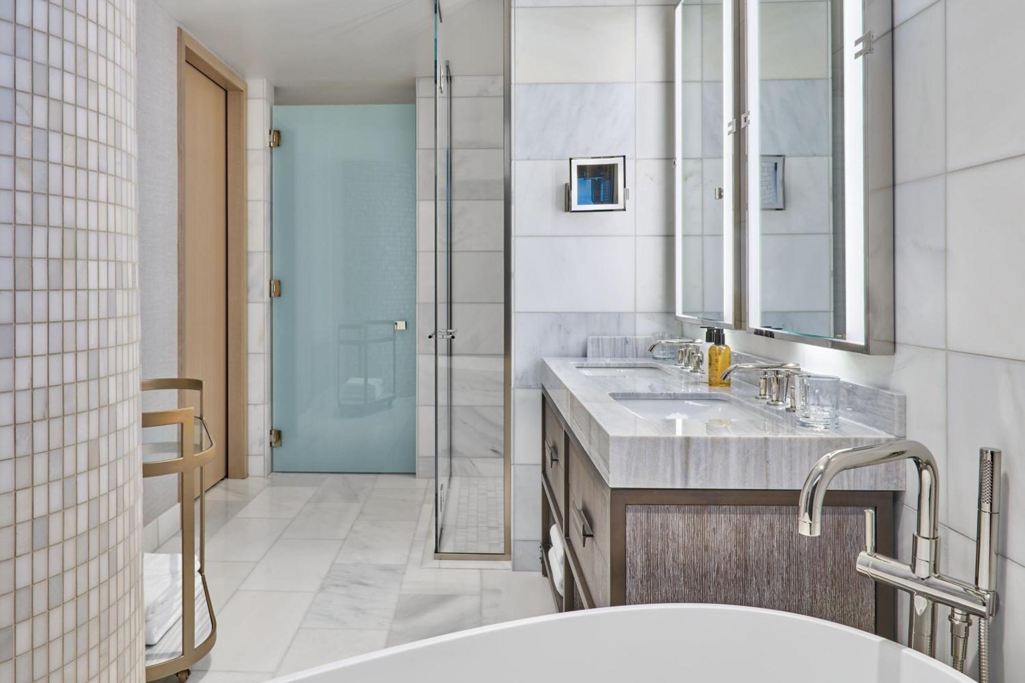 Hotel The Ritz-carlton, 5*