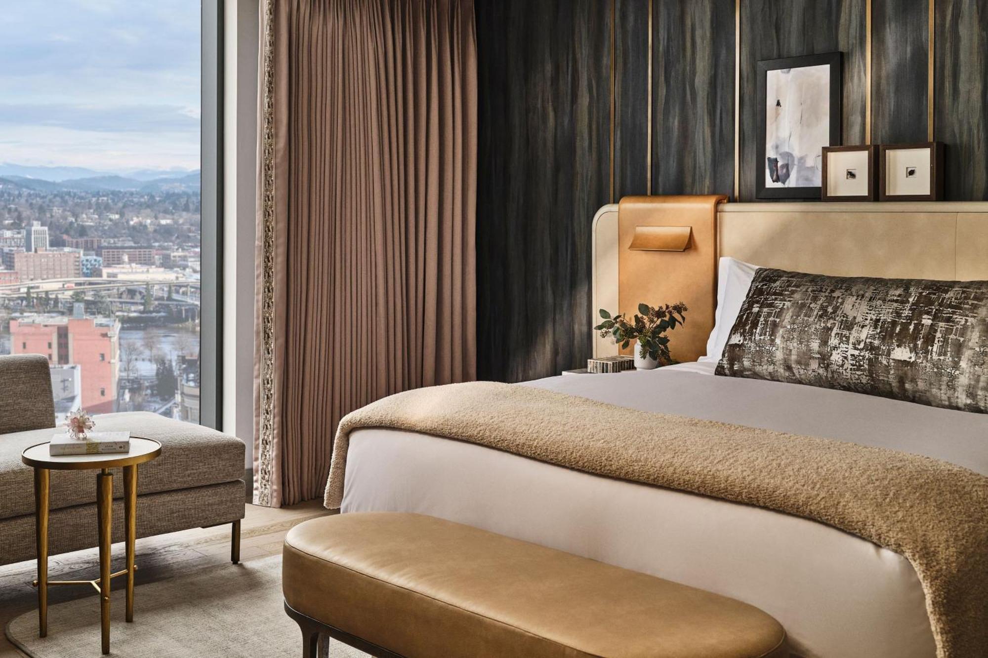 The Ritz-carlton, Hotel