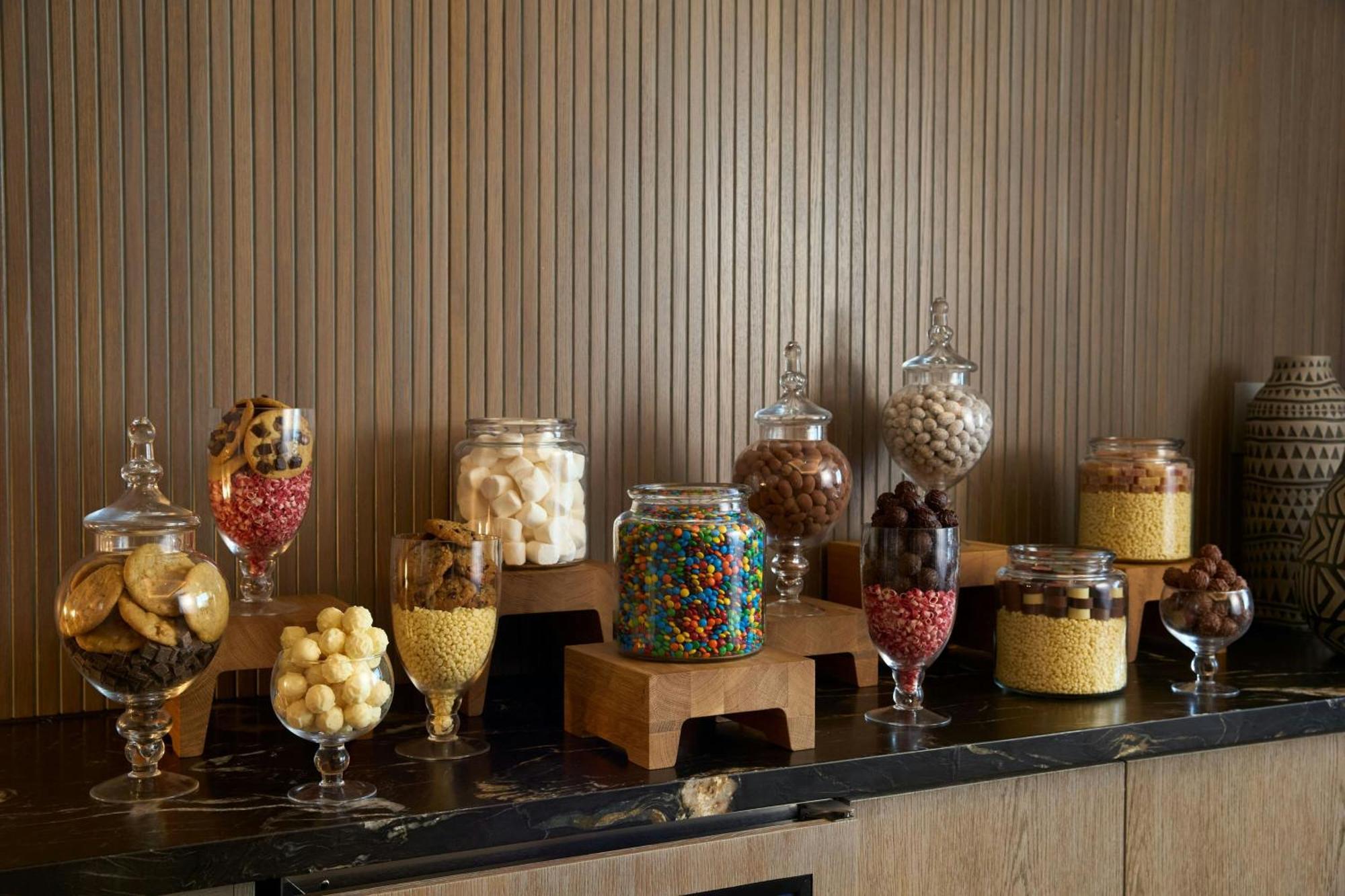 The Ritz-carlton,