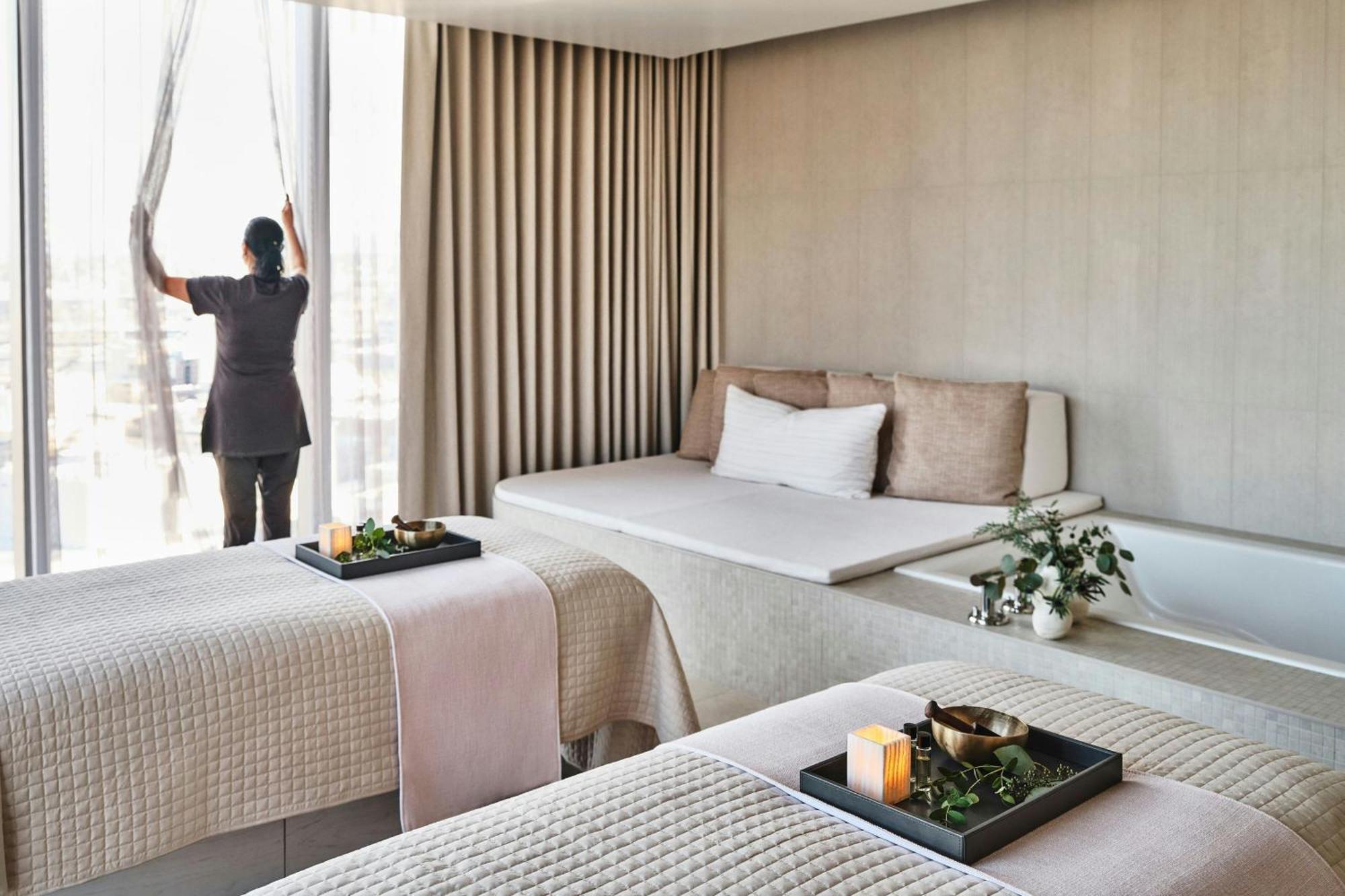 The Ritz-carlton, Hotel 5*